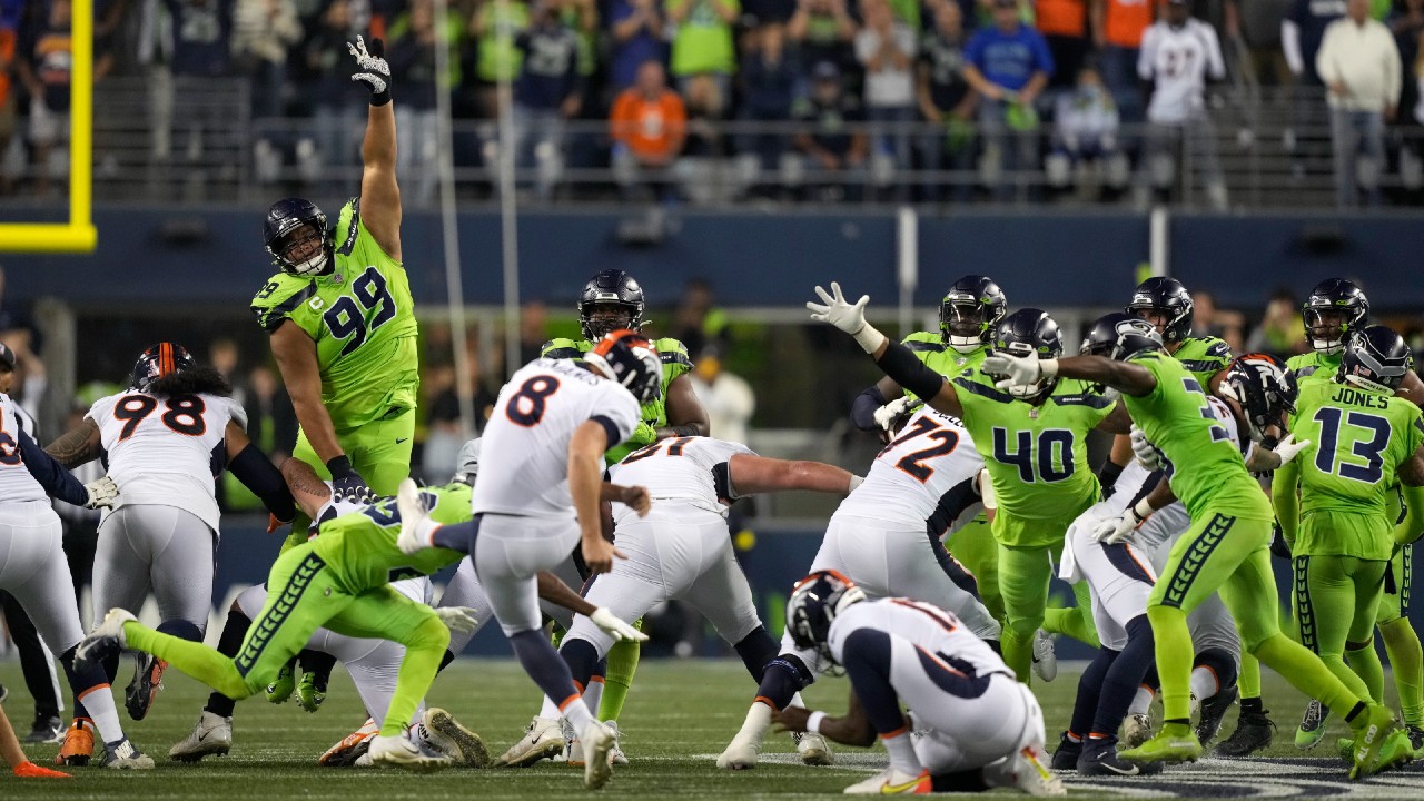 Seahawks survive Russell Wilson's return, top Broncos 17-16 –