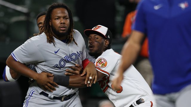 Blue Jays fan throws beer can at Orioles outfielder - NBC Sports
