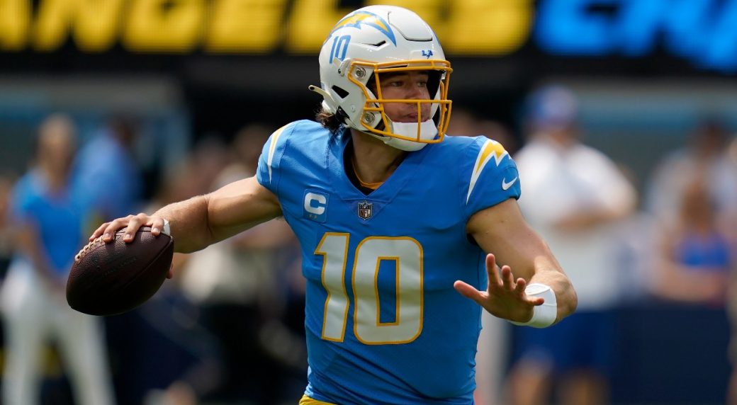 AP Source: Chargers, QB Justin Herbert agree to five-year, $262.5M extension