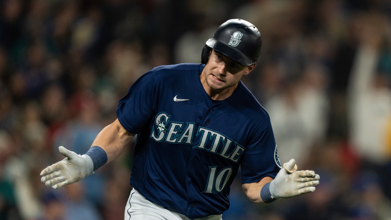 Mariners tie Texas for AL West lead, beat Royals 7-5 behind Suárez 3 hits,  3 RBIs - ABC News