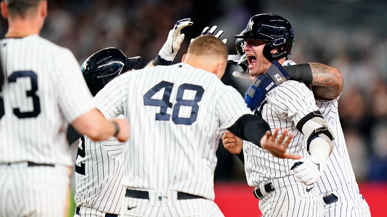 Yankees walk off, clinch playoff spot with 5-4 win over Red Sox