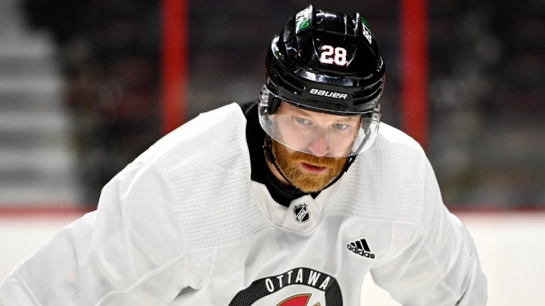 Ottawa Senators veteran Claude Giroux (28) participates in a scrimmage during the team's training camp. (Justin Tang/CP)