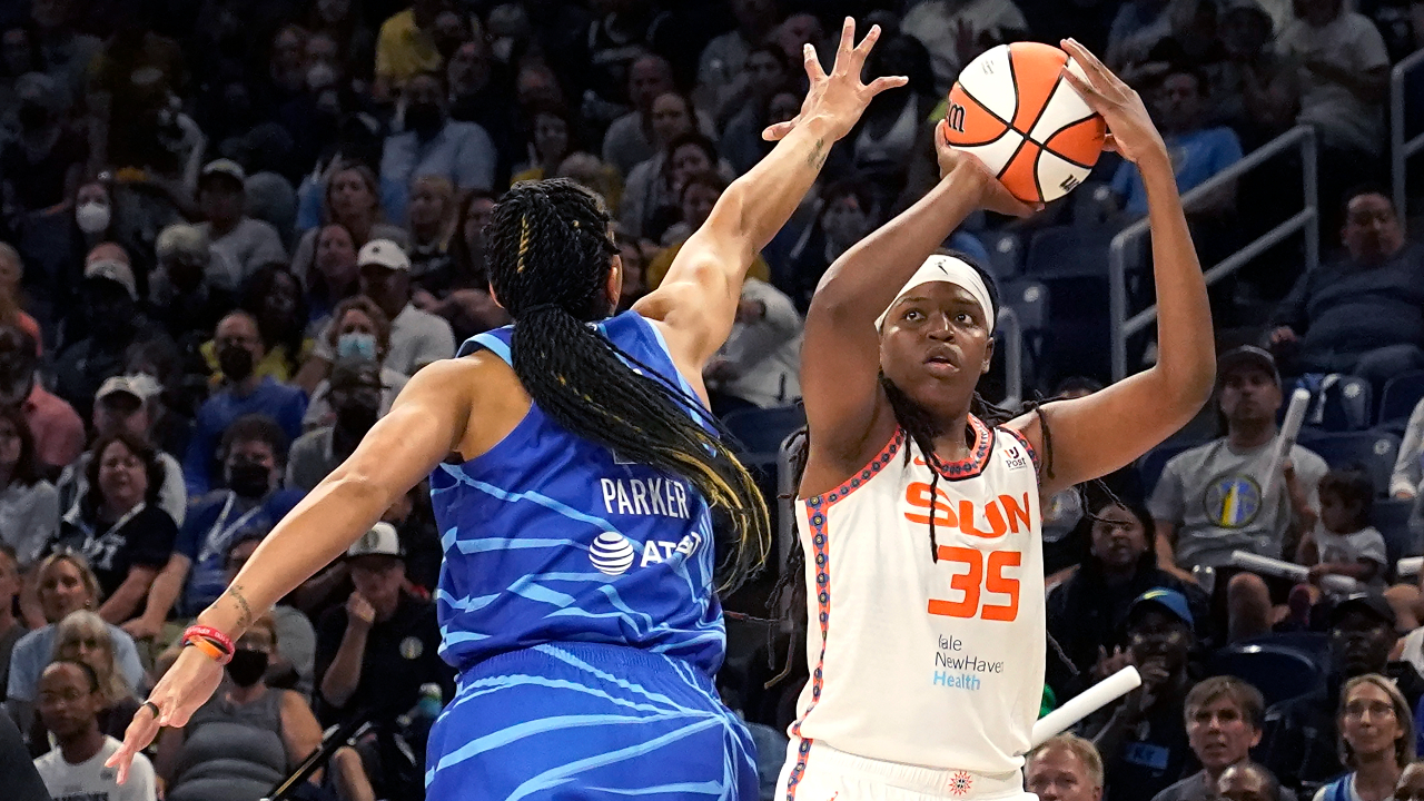 Candace Parker makes WNBA history as Chicago Sky beat Connecticut Sun