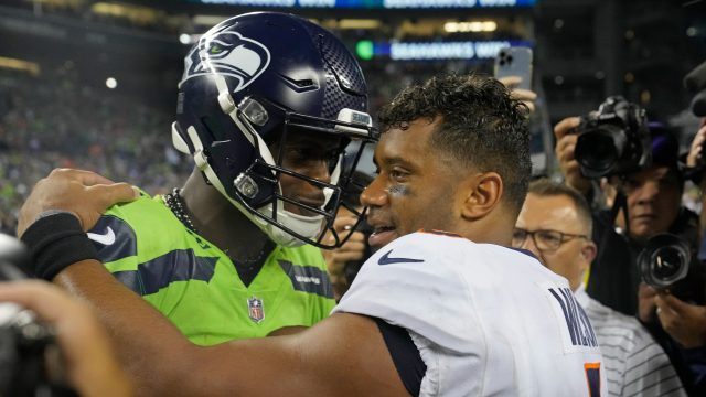 Seahawks' Jamal Adams leaves vs Broncos with knee injury – WATE 6 On Your  Side