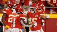 Mahomes, Watson help Chiefs rally past Chargers in early AFC West showdown