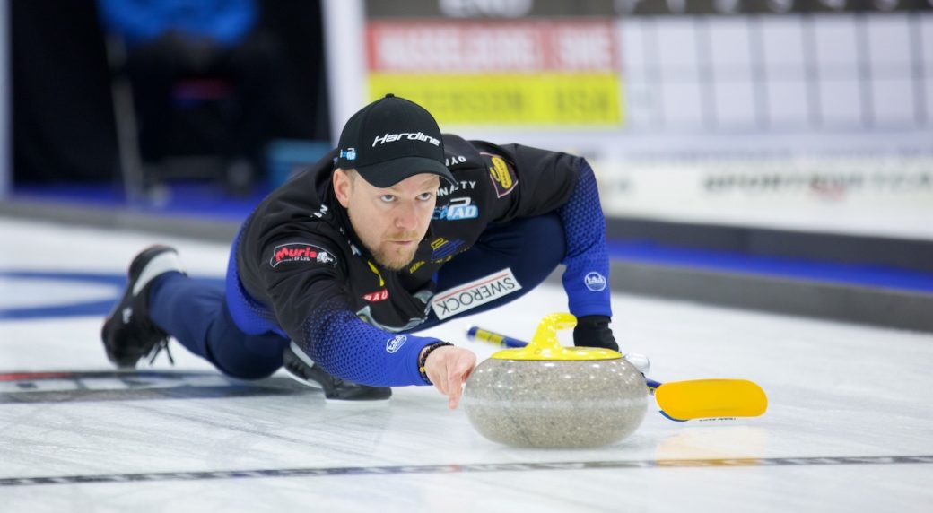 players tour curling