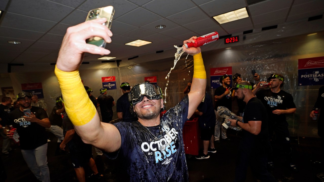 Rays clinch top seed in AL playoffs, stall Astros in West