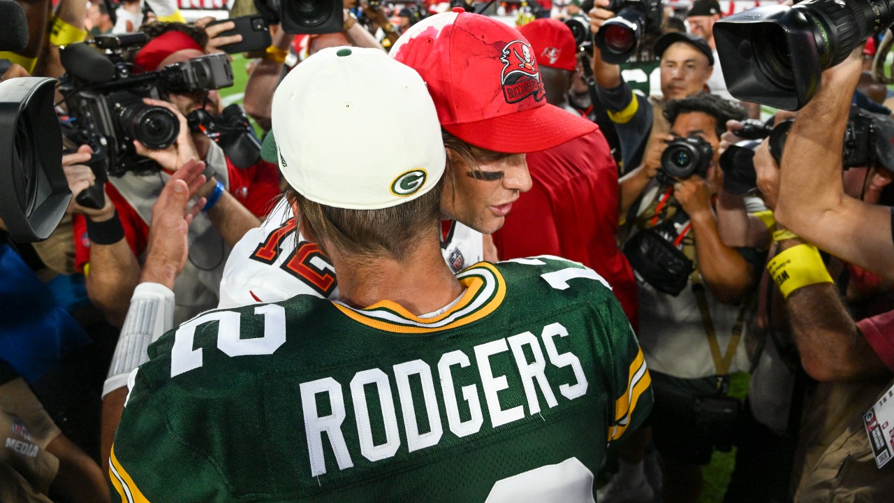 Aaron Rodgers Dismantles Raiders w/ 429 Yds & 5 TDs