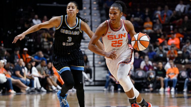 Connecticut Sun forward Alyssa Thomas drives to the basket as Chicago Sky forward Candace Parker defends during the second half of Game 4 of a WNBA basketball playoff semifinal Tuesday, Sept. 6, 2022, in Uncasville, Conn. (Jessica Hill/AP)