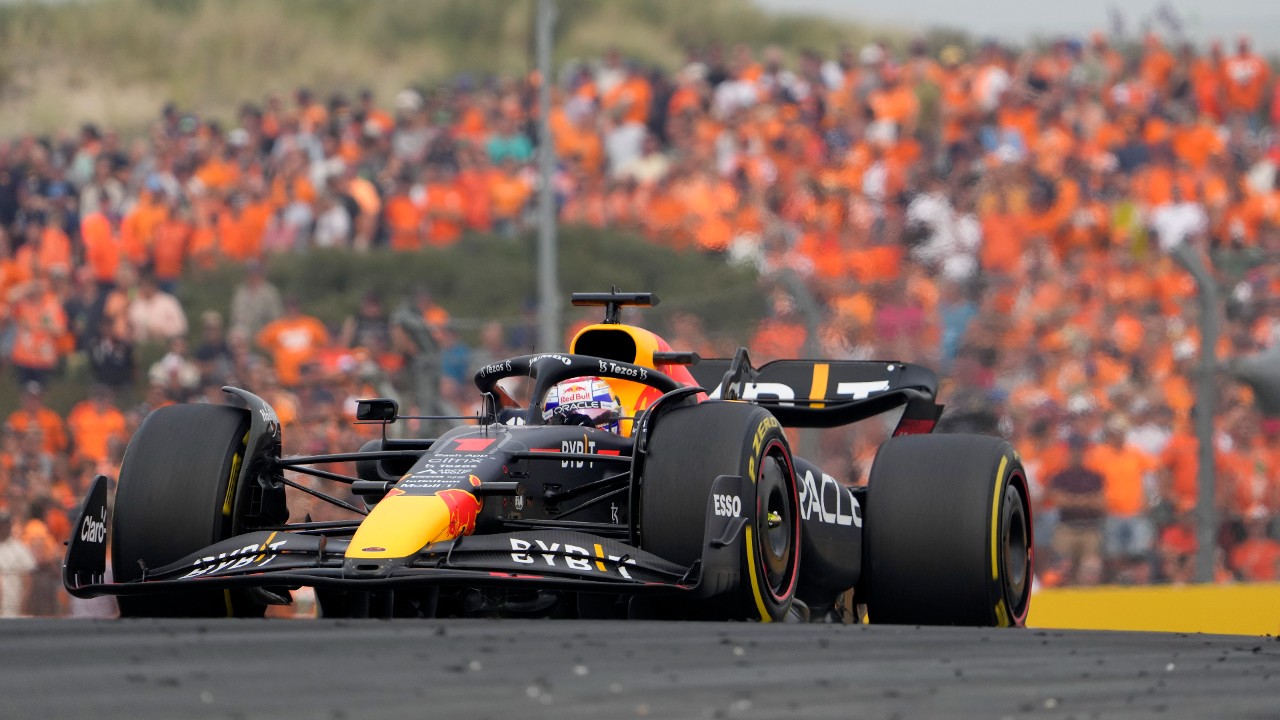 plak liefde Absorberen Max Verstappen wins Dutch GP to seal 10th win and extend F1 lead