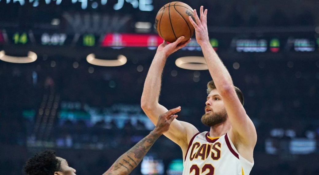 AP source Cavaliers, Dean Wade agree to threeyear contract extension
