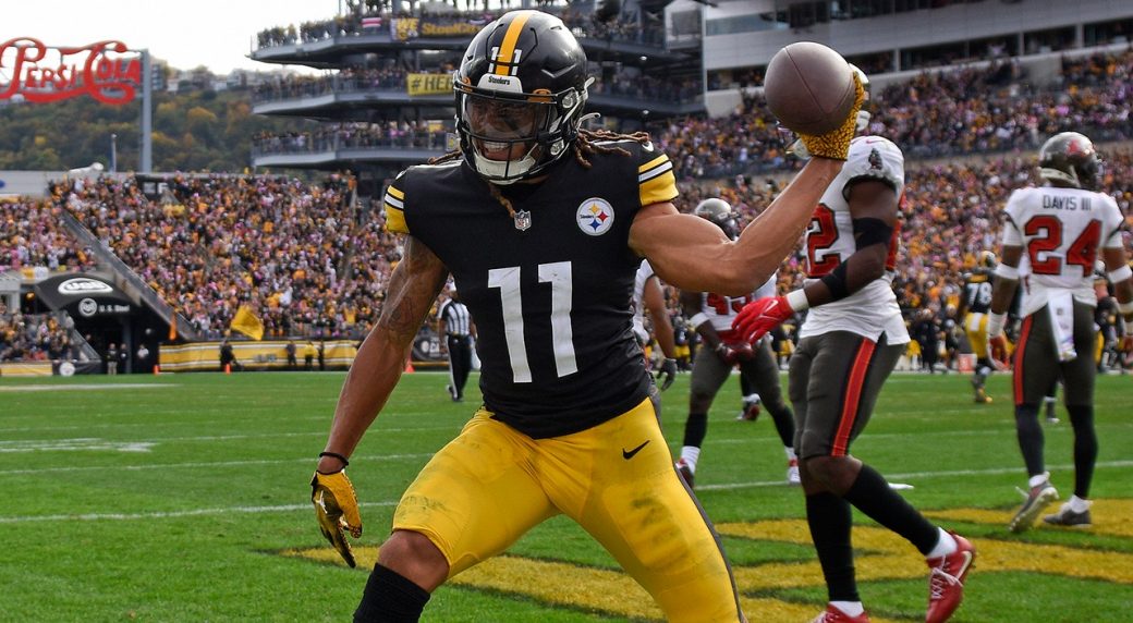 Canada's Claypool scores historic TD in Steelers victory