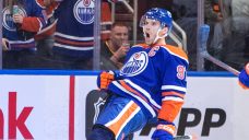 Oilers&#8217; McDavid becomes sixth-fastest player to 700 points in win over Canucks