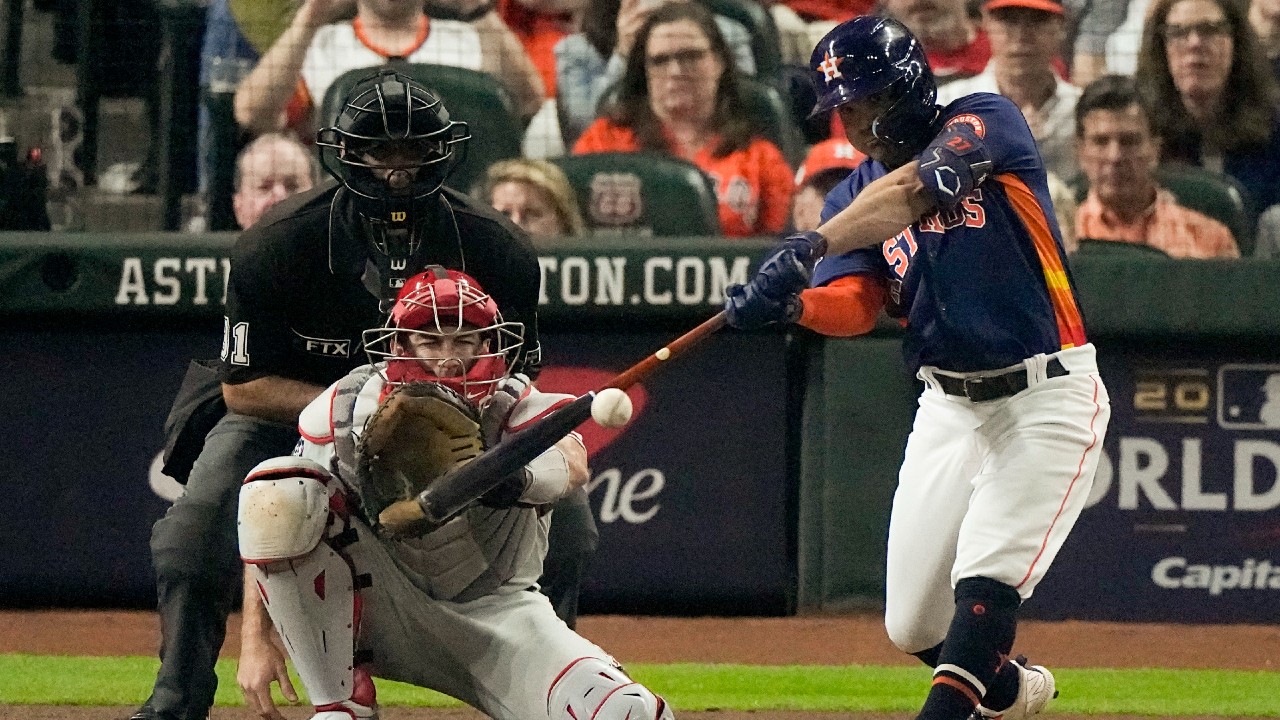 World Series: Astros' Yordan Álvarez breaks out of slump with huge hit