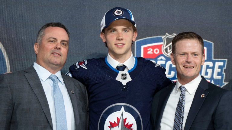 Winnipeg Jets 30th pick Brad Lambert during the first round of the 2022 NHL Draft Thursday, July 7, 2022 in Montreal. (Ryan Remiorz/CP)