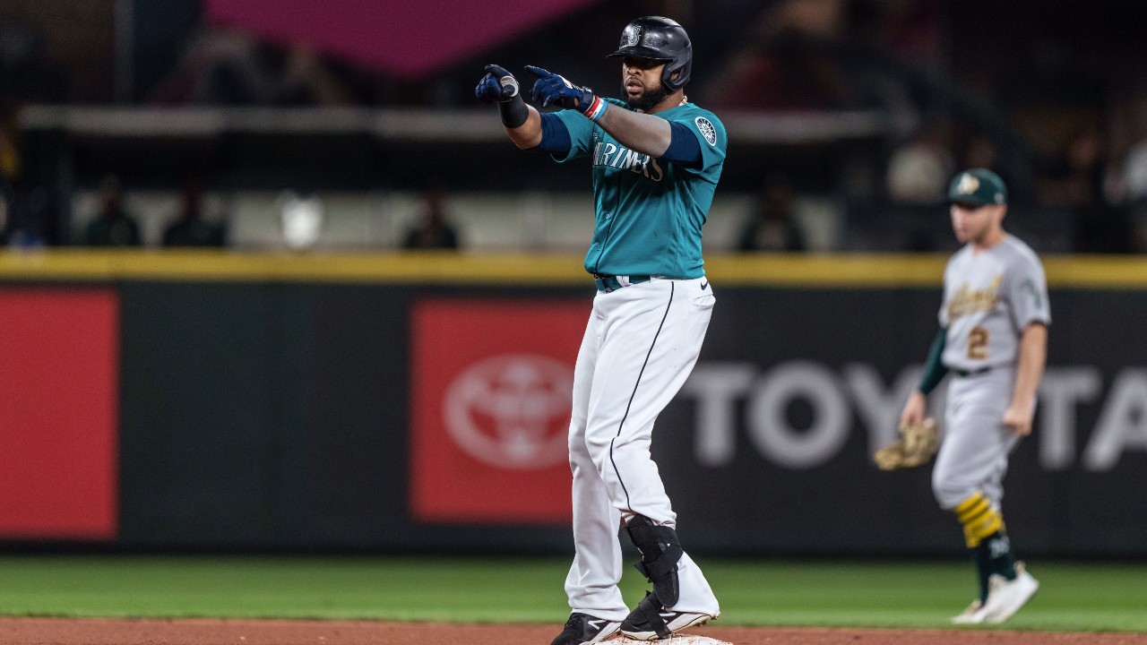 J.P. Crawford hits pair of key singles, Mariners beat A's