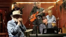 Raptors head coach Nick Nurse joins former professor&#8217;s band on stage for Boston show