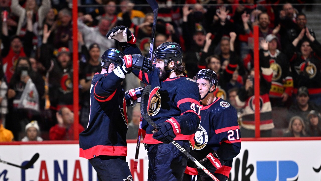 Giroux scores, Senators beat Bruins 7-5 in home opener