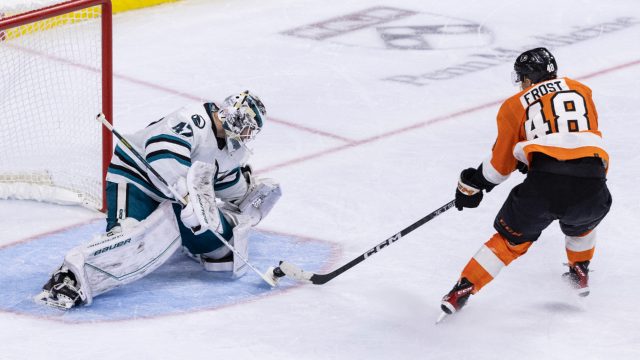 Flyers: James van Riemsdyk Has Surgery On Finger, Will Miss 6+ Weeks