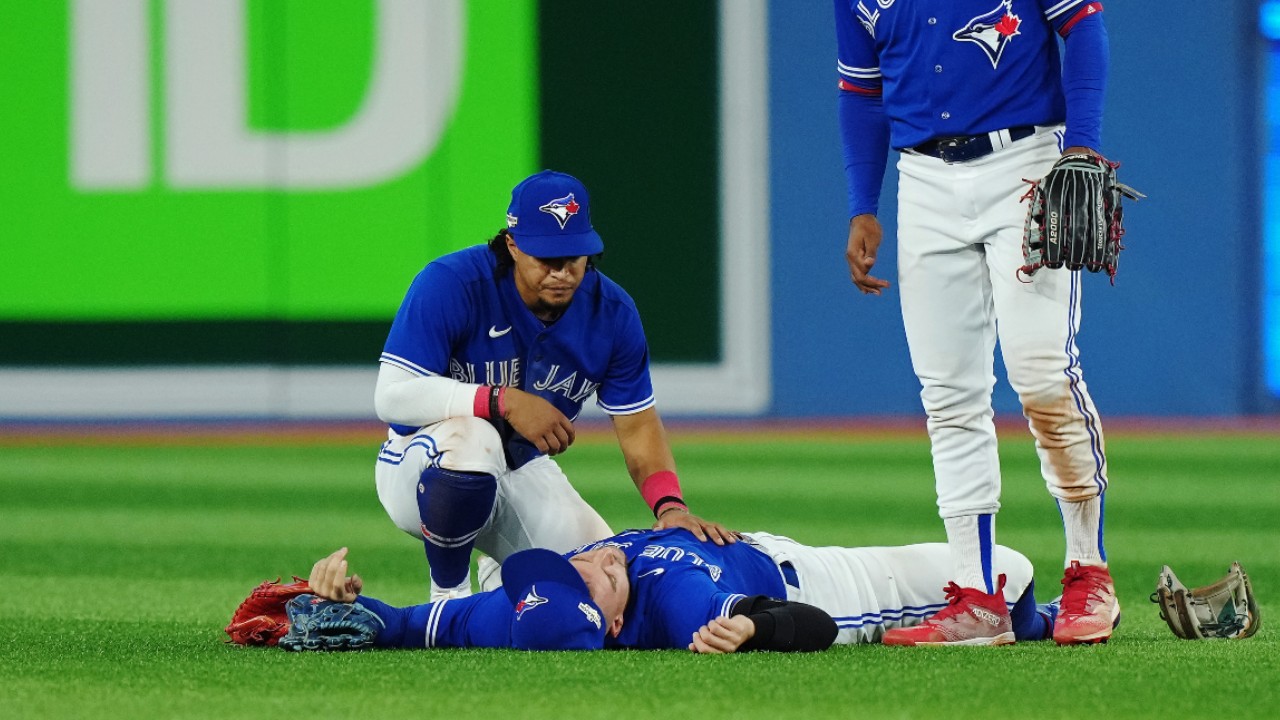 Marlins' Gurriel scratched after being hit in face with ball
