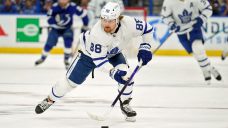 The pros and cons of Maple Leafs moving William Nylander to centre