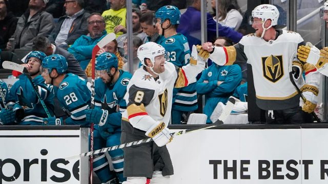 https://www.sportsnet.ca/wp-content/uploads/2022/10/Vegas-Golden-Knights-center-Phil-Kessel-8-celebrates-with-teammates-640x360.jpg