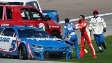 Wallace charges after Larson following crash at Las Vegas Motor Speedway