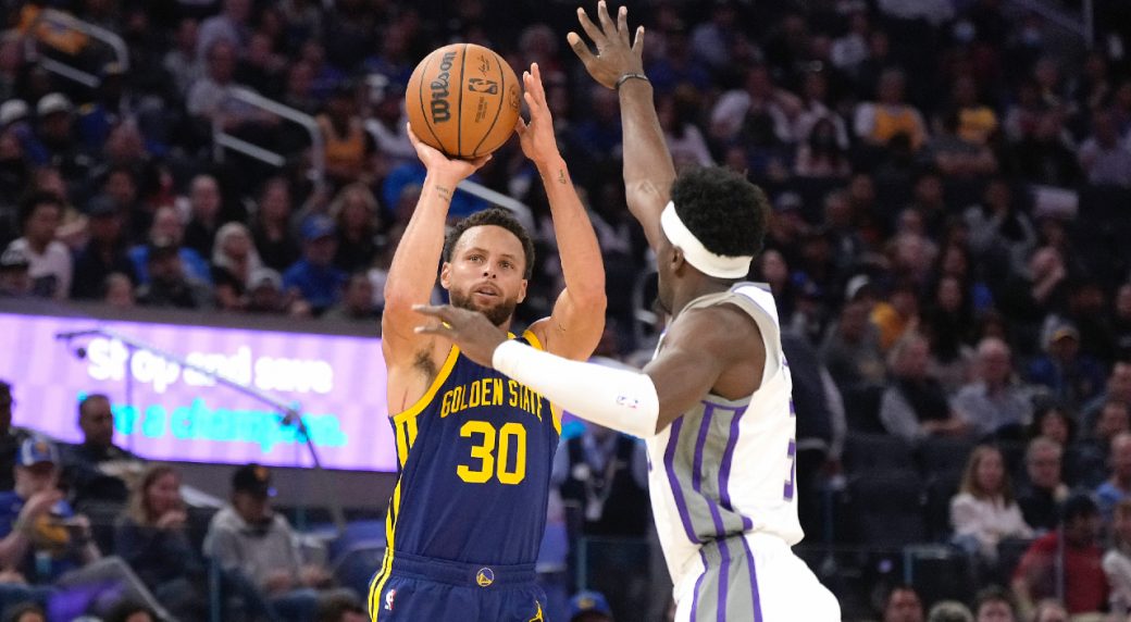 Curry scores 33 for third straight 30point game, Warriors beat Kings