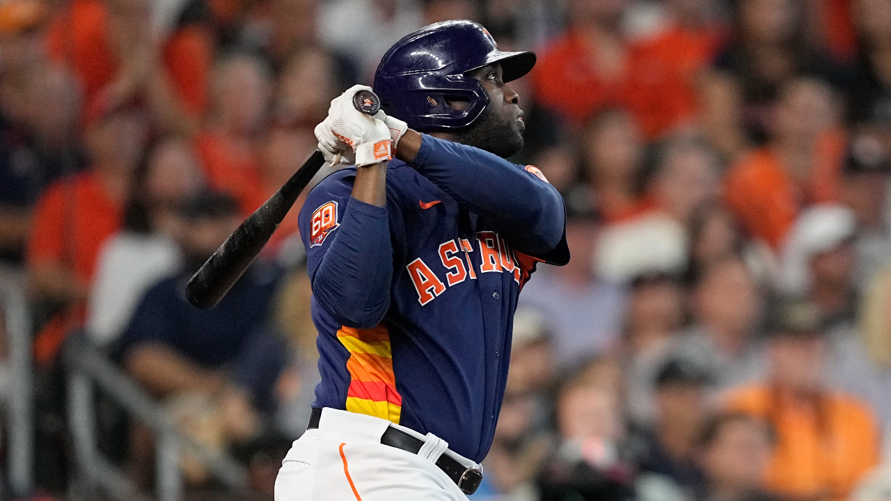 Astros' Yordan Alvarez and Jose Abreu can play for Cuba in WBC