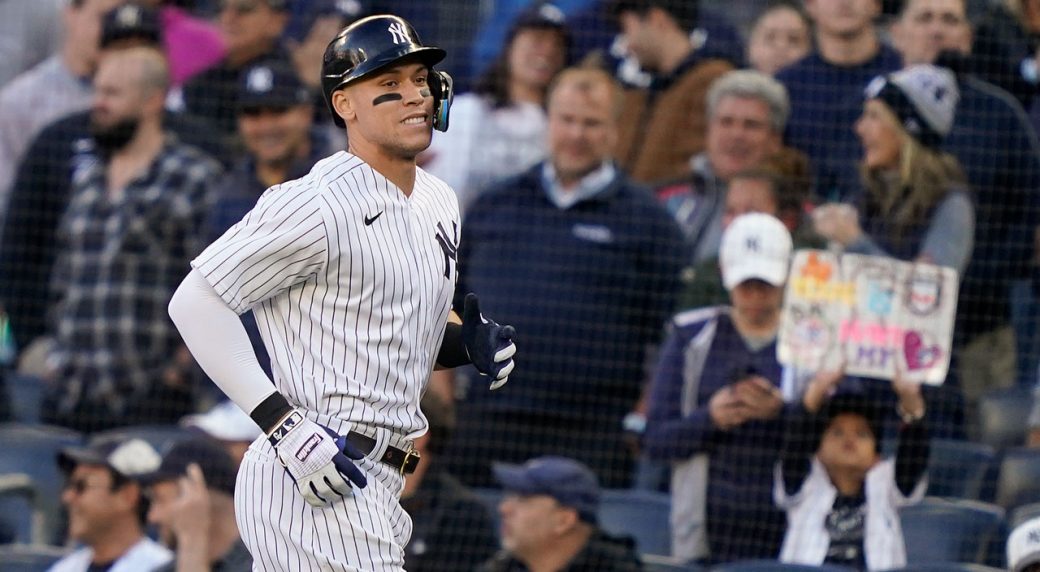 Yankees slugger Aaron Judge sparks controversy with glance at bench