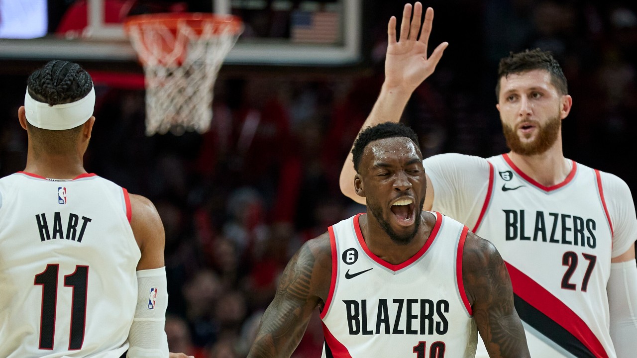 He's blowing the roof off': Damian Lillard reacts to Anfernee Simons' 'crazy'  game in Blazers vs. Nuggets