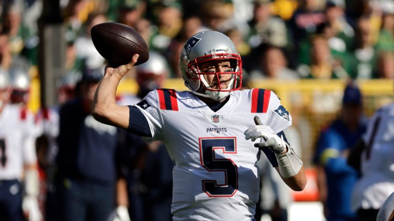 New England Patriots quarterback Brian Hoyer (5) throws a pass during the first half of an NFL football game against the Green Bay Packers. (Mike Roemer/AP)