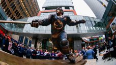 Jets honour Dale Hawerchuk with statue outside Canada Life Centre