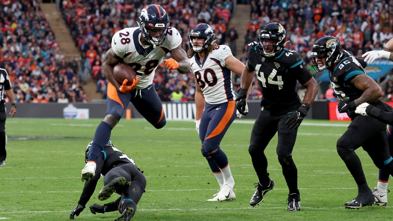 Late drama at Wembley as Latavius Murray gives Broncos victory over Jaguars