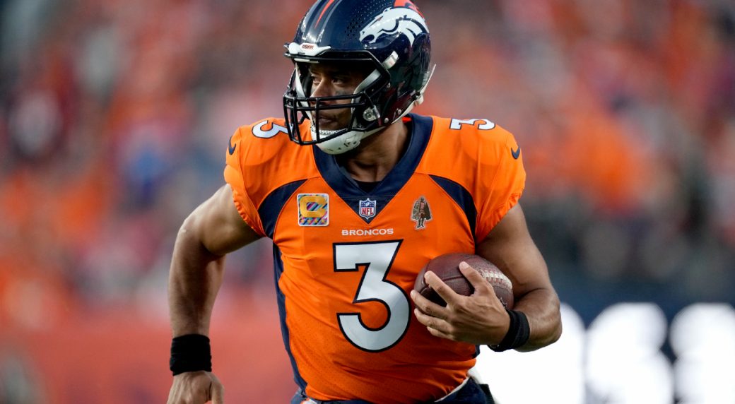 Broncos QB Wilson suffers hamstring injury in OT loss vs. Chargers