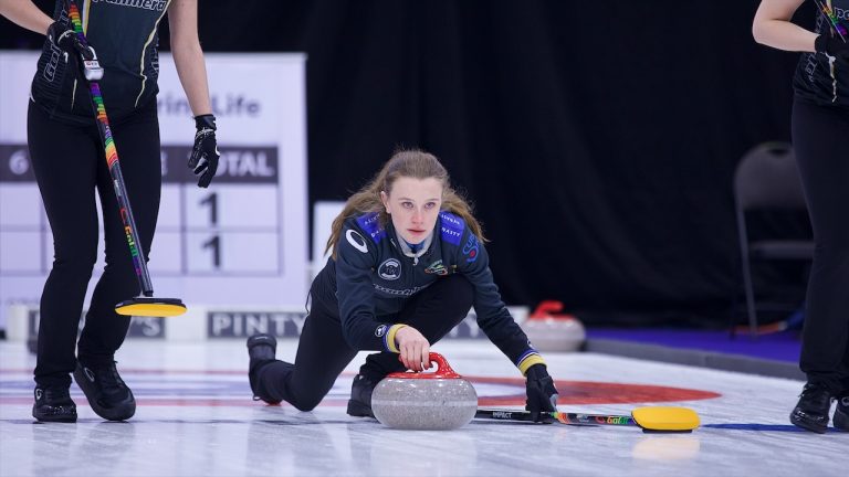 Isabella Wranå shoots a stone during the HearingLife Tour Challenge women's quarterfinals on Oct. 22, 2022, at the Coca-Cola Centre in Grande Prairie, Alta. (Anil Mungal/GSOC)