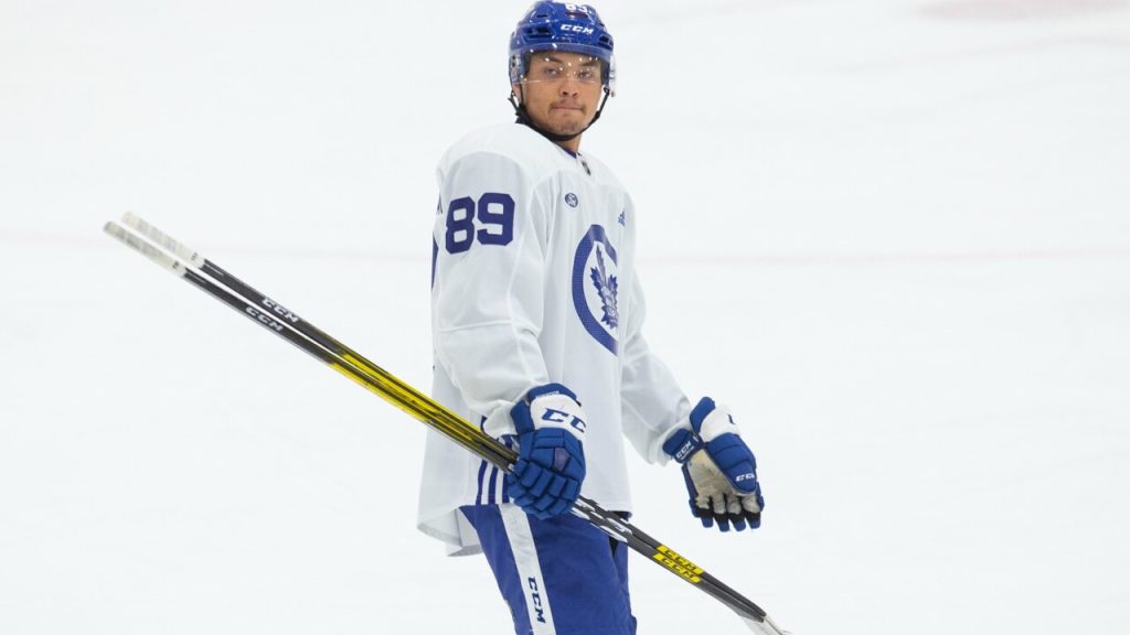 toronto-maple-leafs--nick-robertson-to-miss-6-8-weeks