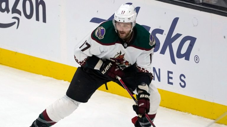 Former Arizona Coyotes centre Alex Galchenyuk (17) skates against the Seattle Kraken during the first period of an NHL hockey game. (Ted S. Warren/AP)