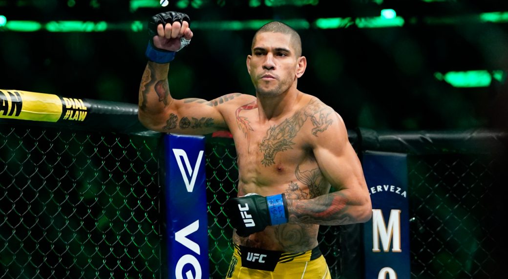 Pereira Upsets Adesanya Wins UFC Middleweight Title At MSG   Alex Pereira 1040x572 