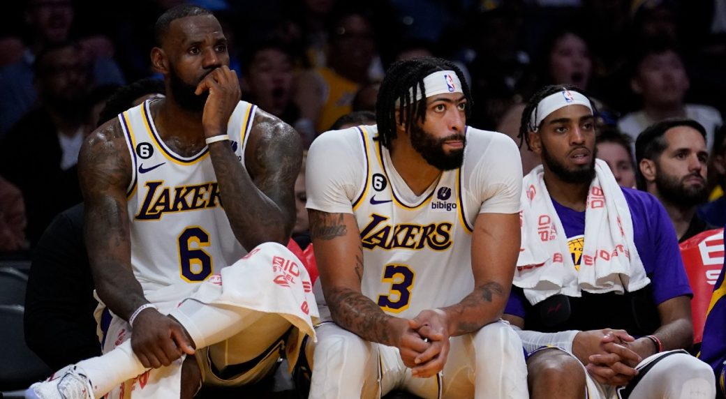 LeBron James and Anthony Davis Sign Up for Lakers' Bright Future