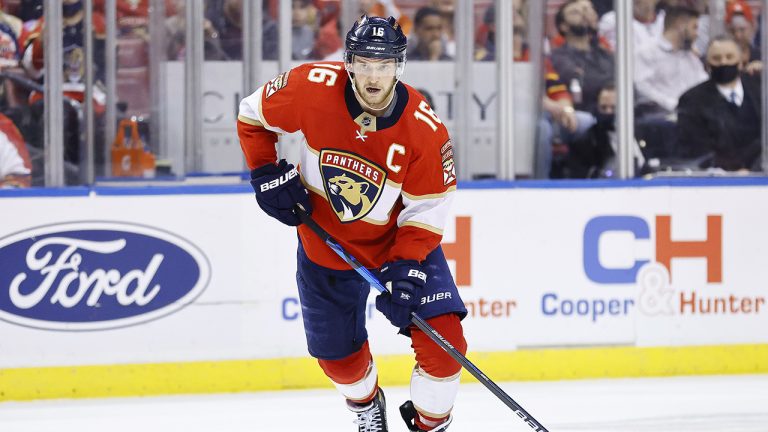 Florida Panthers centre Aleksander Barkov skates with the puck against the Arizona Coyotes on  Monday, Oct. 25, 2021, in Sunrise, Fla. (Michael Reaves/AP)