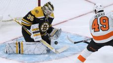 Bruins win fifth straight, Krejci scores twice to down Flyers