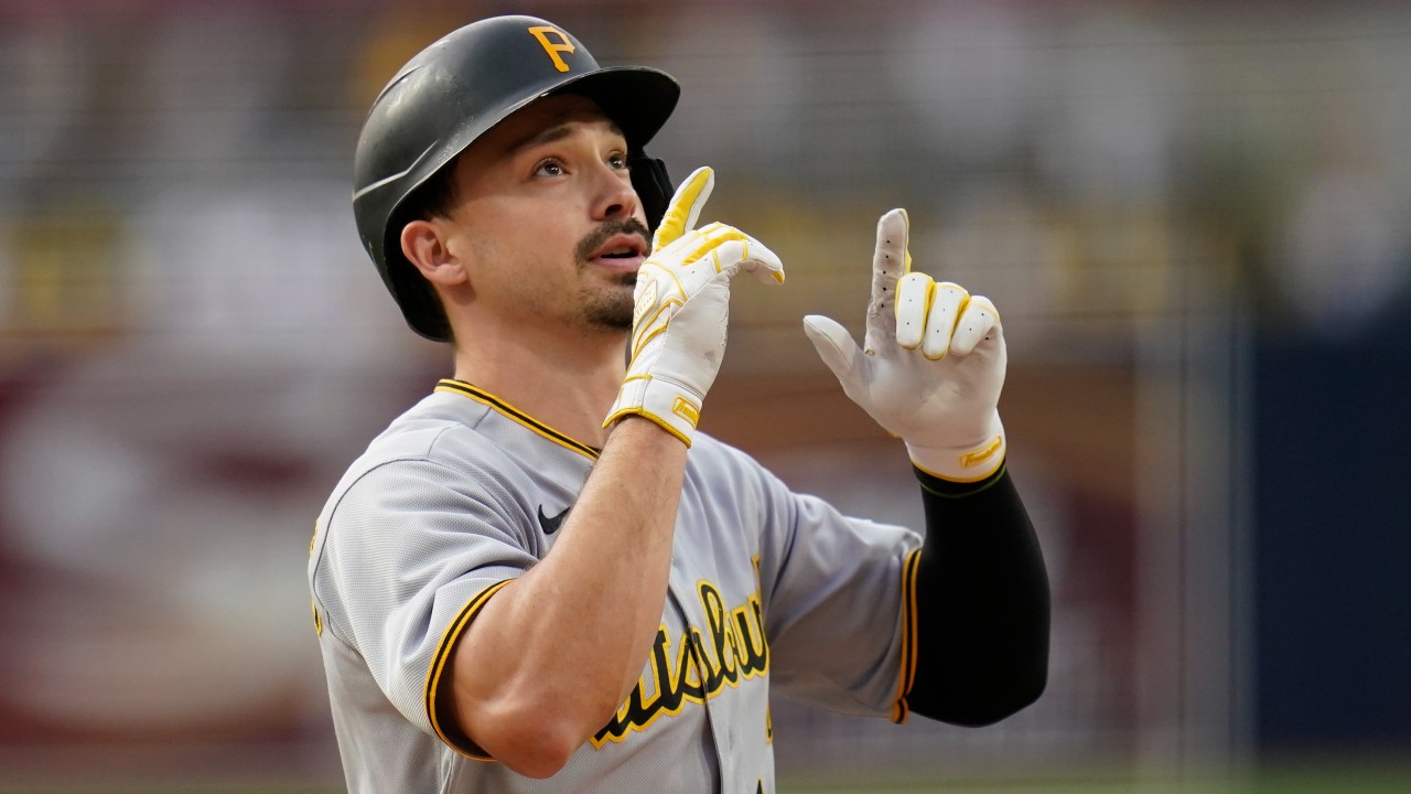 Report: Outfielder Bryan Reynolds requests trade from Pirates