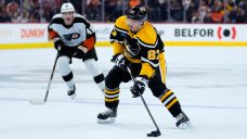 Crosby scores again against Flyers to lead Pittsburgh to win