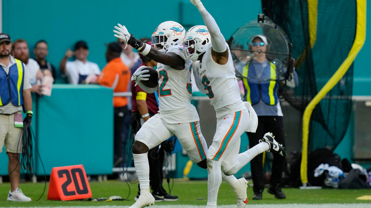 Tagovailoa, Dolphins rout Texans 30-15 for 5th straight win