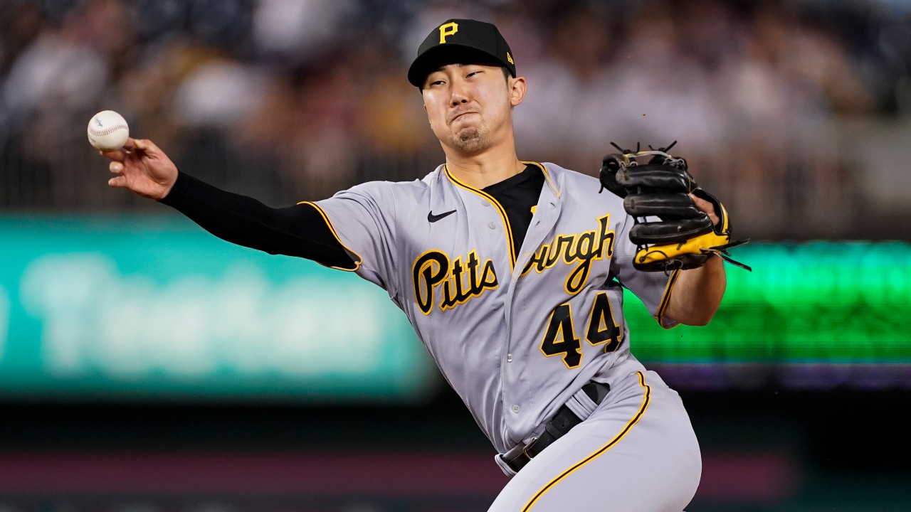 Pittsburgh Pirates trade pitcher Clay Holmes to Yankees, acquire