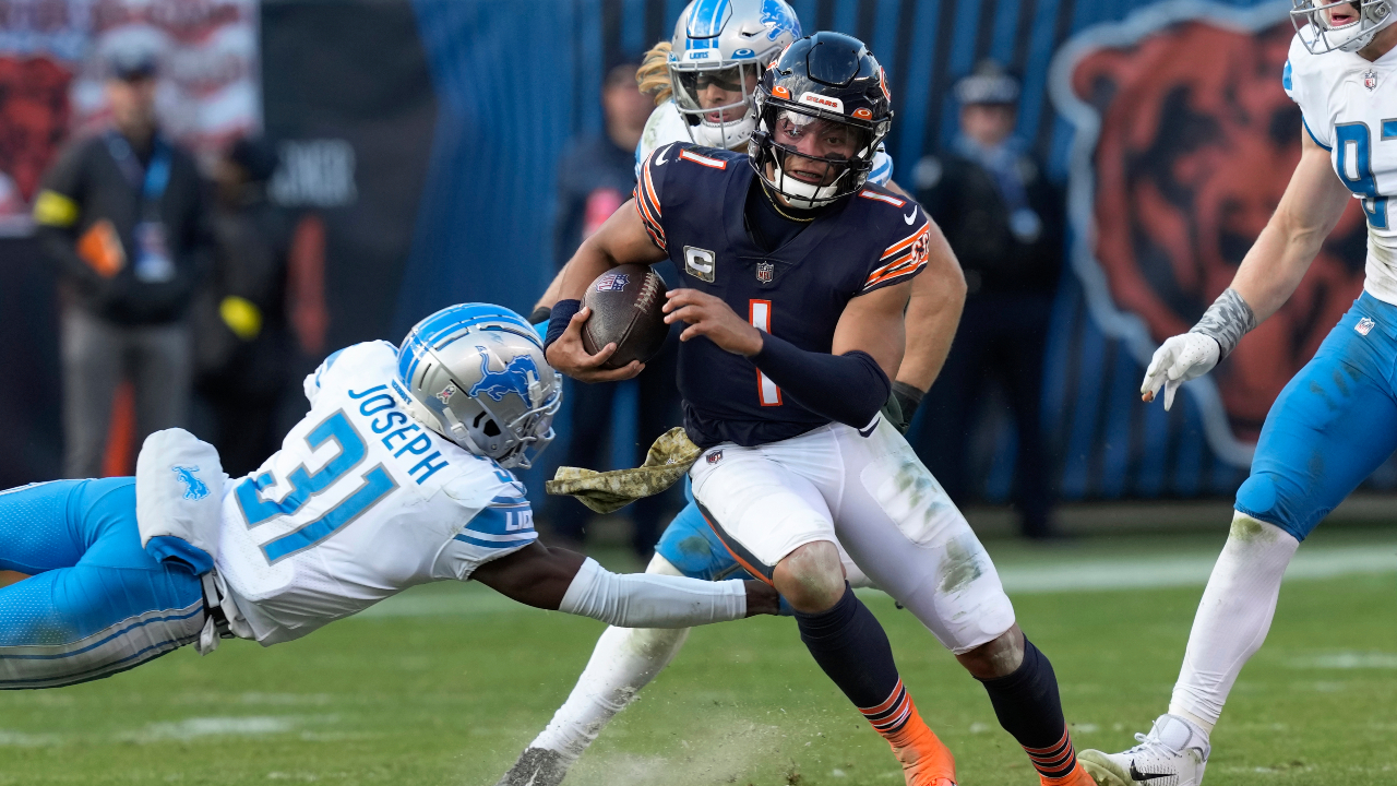 Lions overcome big effort by Fields, beat Bears 31-30