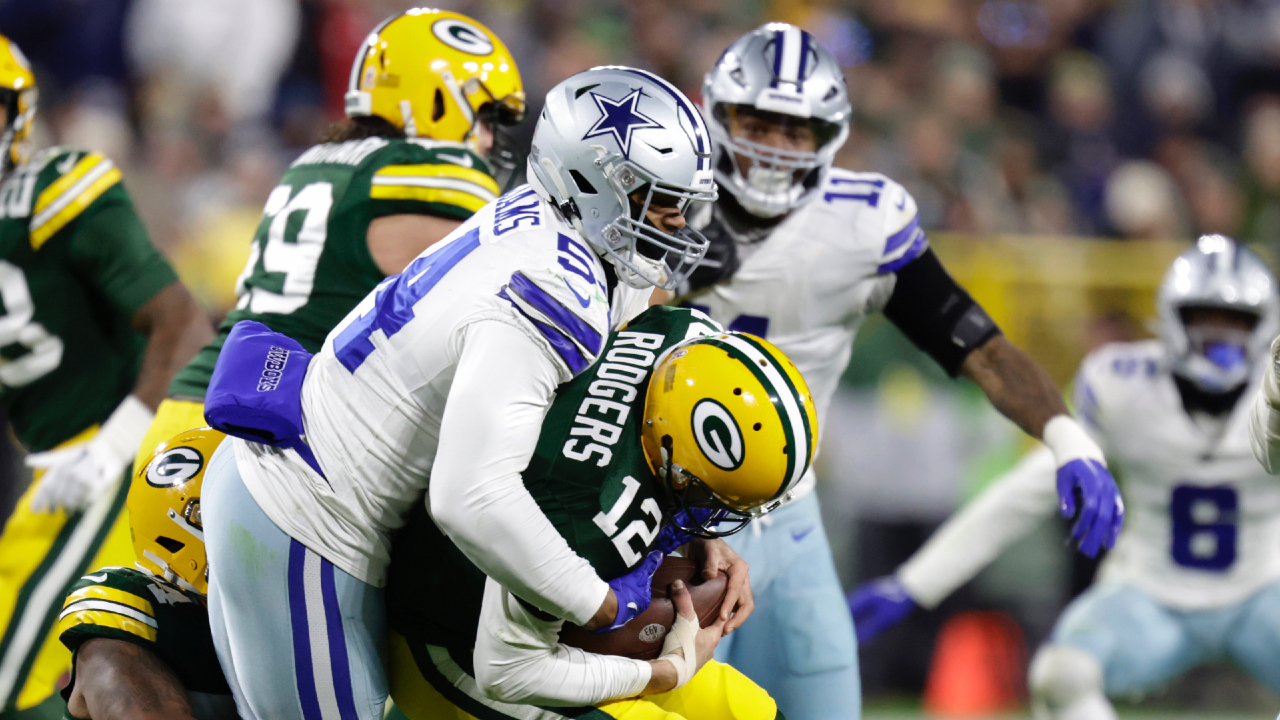 Packers rookie Christian Watson celebrates 58-yard TD with end zone backflip