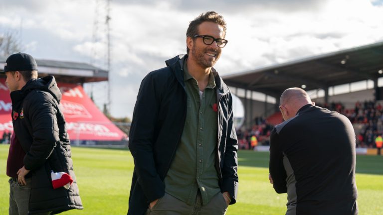 WELCOME TO WREXHAM, Ryan Reynolds (centre), (Season 1, premiered Aug. 24, 2022). photo: Patrick McElhenney / ©FX / Courtesy Everett Collection