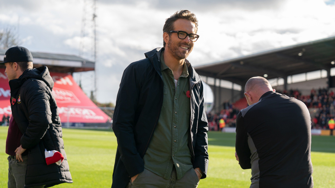 Blake Lively sponsors husband Ryan Reynolds' new Wrexham kit